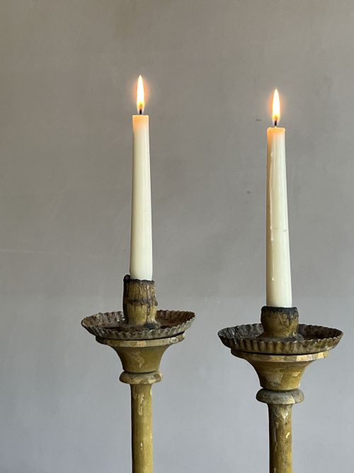 18THC PAINTED WOODEN CANDLESTICKS - ADDITIONAL PHOTO 2