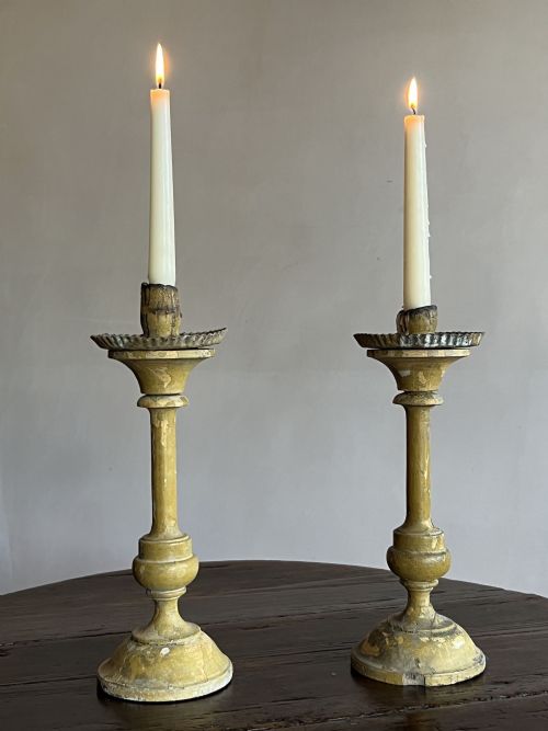 18THC PAINTED WOODEN CANDLESTICKS - ADDITIONAL PHOTO 3