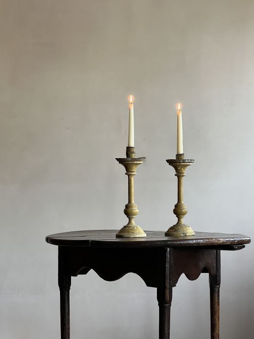 18THC PAINTED WOODEN CANDLESTICKS - ADDITIONAL PHOTO 4