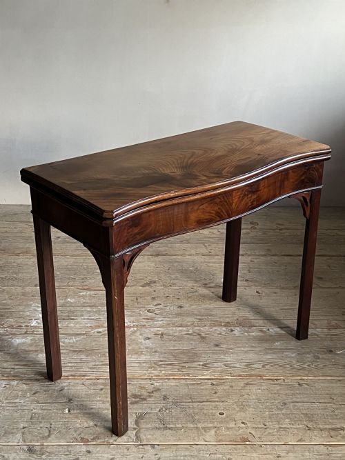 MAHOGANY SERPENTINE GAMES TABLE - ADDITIONAL PHOTO 2
