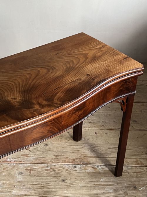 MAHOGANY SERPENTINE GAMES TABLE - ADDITIONAL PHOTO 4