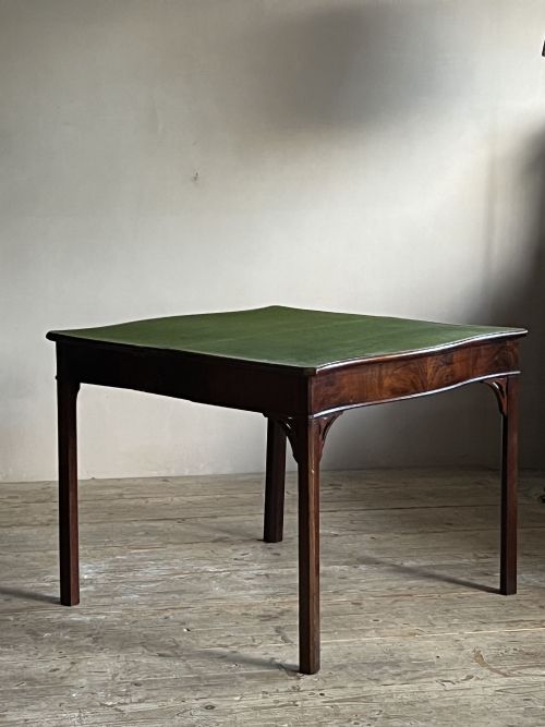 MAHOGANY SERPENTINE GAMES TABLE - ADDITIONAL PHOTO 8