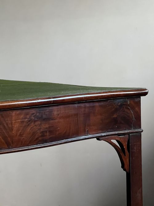 MAHOGANY SERPENTINE GAMES TABLE - ADDITIONAL PHOTO 9