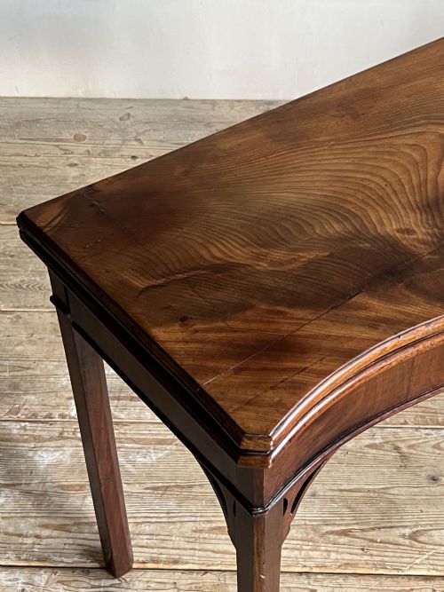 MAHOGANY SERPENTINE GAMES TABLE - ADDITIONAL PHOTO 10