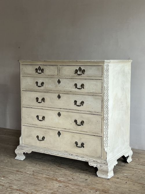 A PAINTED 18THC CHEST OF DRAWERS - ADDITIONAL PHOTO 4