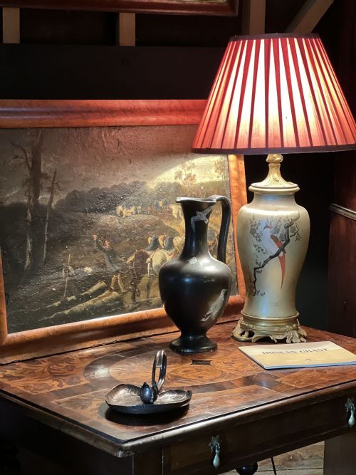 VASE FORM PAINTED LAMP BASE - ADDITIONAL PHOTO 1