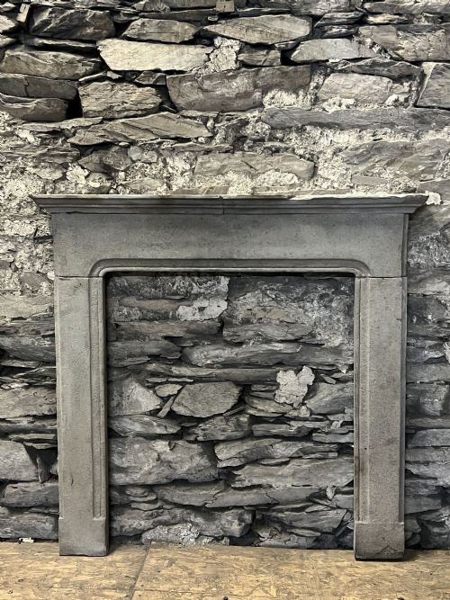 18THC FREESTONE FIRE SURROUND