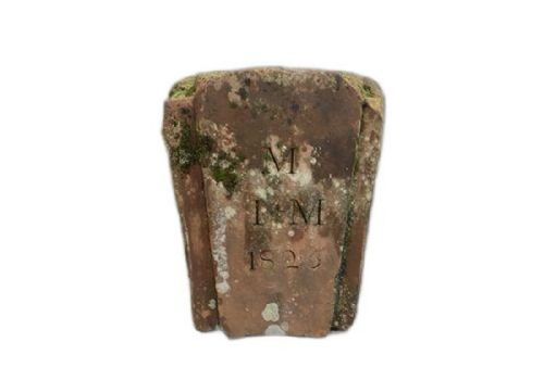 DATED RED SANDSTONE KEYSTONE - ADDITIONAL PHOTO 3
