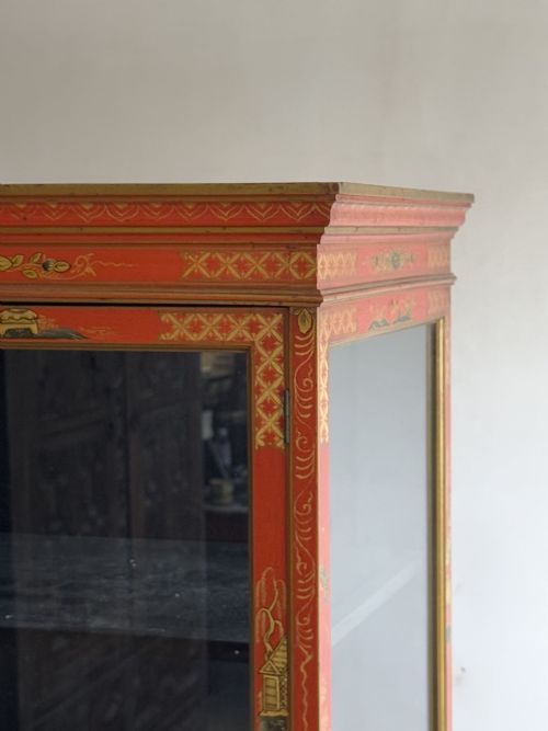 RED LACQUERED MAHOGANY CHINA CABINET - ADDITIONAL PHOTO 4