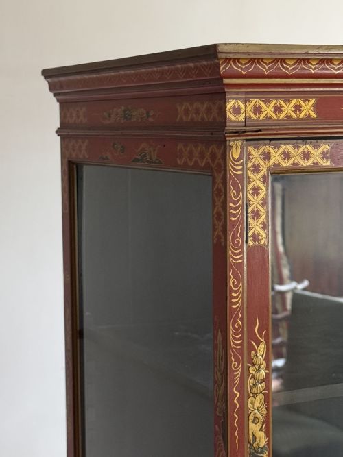 RED LACQUERED MAHOGANY CHINA CABINET - ADDITIONAL PHOTO 5