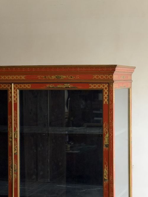 RED LACQUERED MAHOGANY CHINA CABINET - ADDITIONAL PHOTO 6