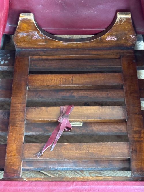 A PAIR OF RED LEATHER CLUB CHAIRS - ADDITIONAL PHOTO 7
