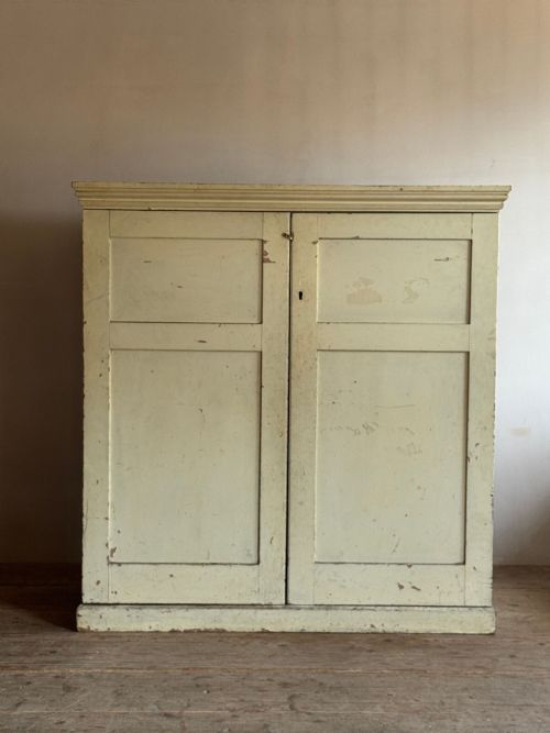 georgian pine cupboard - CATEGORY: ANTIQUE CUPBOARDS - DATED GEORGIAN