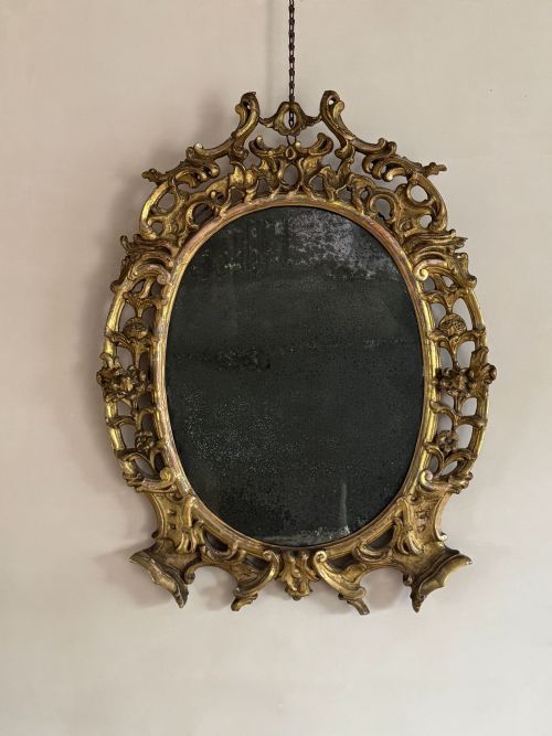 GEORGE III PERIOD CARVED GILTWOOD MIRROR - ADDITIONAL PHOTO 1