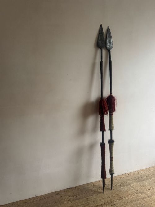 A PAIR OF TRIBAL NAGA SPEARS - ADDITIONAL PHOTO 2