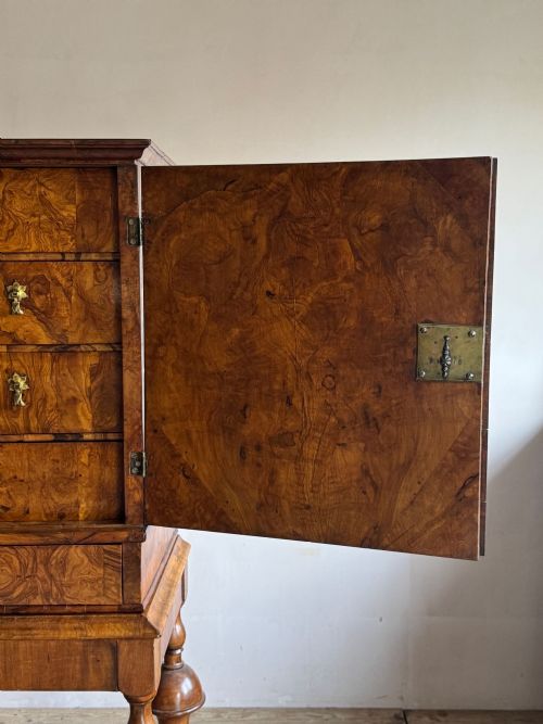 17THC OLIVE WOOD CABINET ON STAND - ADDITIONAL PHOTO 2