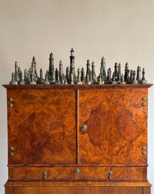 17THC OLIVE WOOD CABINET ON STAND - ADDITIONAL PHOTO 7