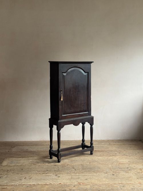 18THC OAK CUPBOARD ON STAND - ADDITIONAL PHOTO 6