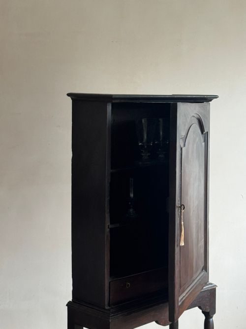 18THC OAK CUPBOARD ON STAND - ADDITIONAL PHOTO 8