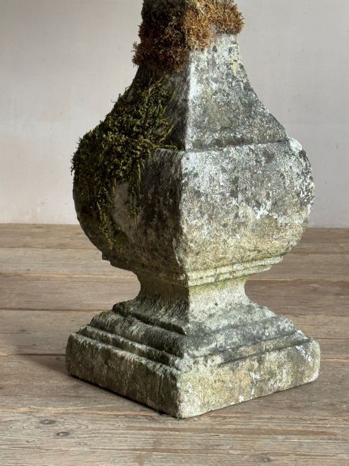 18THC LIMESTONE SUNDIAL - ADDITIONAL PHOTO 1