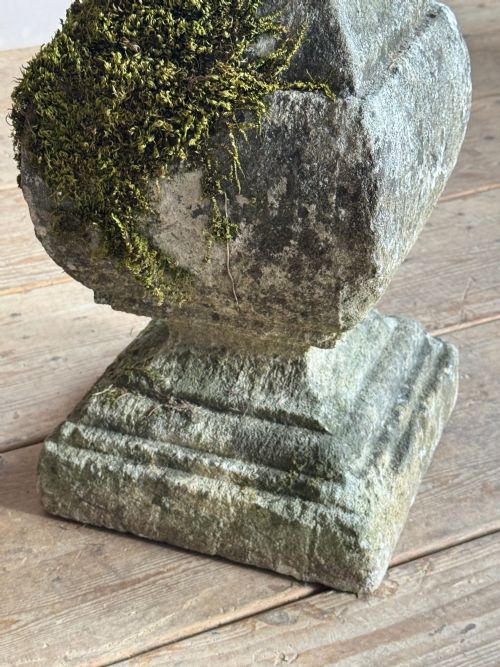 18THC LIMESTONE SUNDIAL - ADDITIONAL PHOTO 2