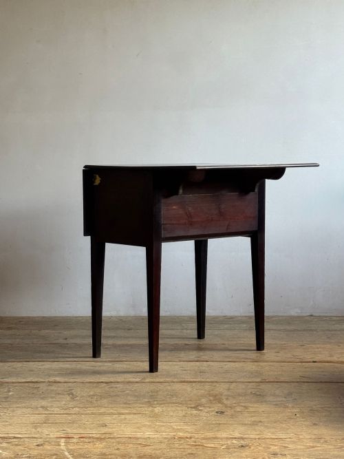 GEORGIAN MAHOGANY DECEPTION TABLE - ADDITIONAL PHOTO 1