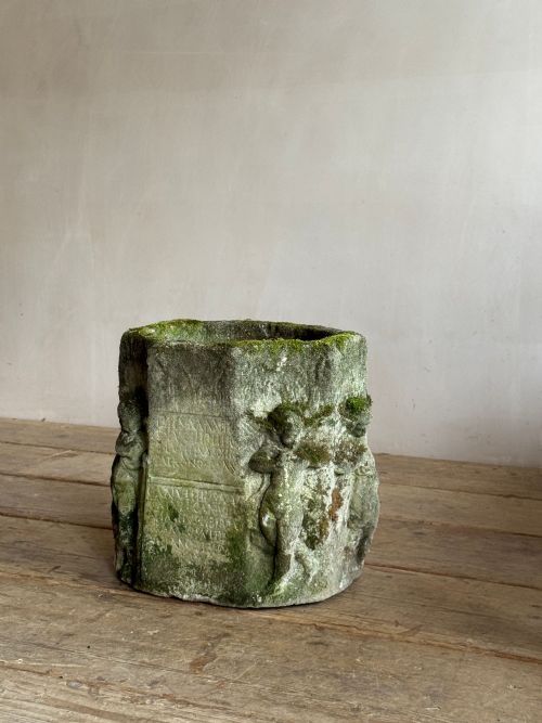 A CAST STONE ROMAN FUNERARY ALTAR - ADDITIONAL PHOTO 5