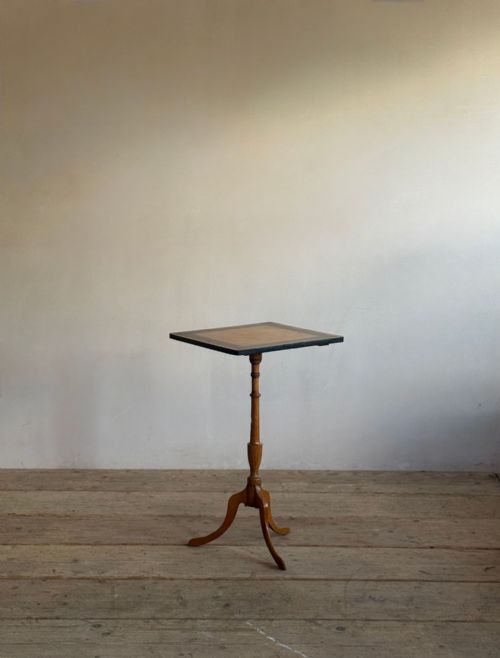 PENWORK DECORATED TRIPOD TABLE