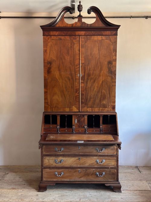 GEORGE III MAHOGANY BUREAU BOOKCASE - ADDITIONAL PHOTO 2