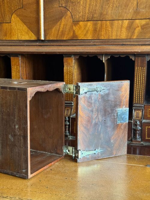 GEORGE III MAHOGANY BUREAU BOOKCASE - ADDITIONAL PHOTO 12