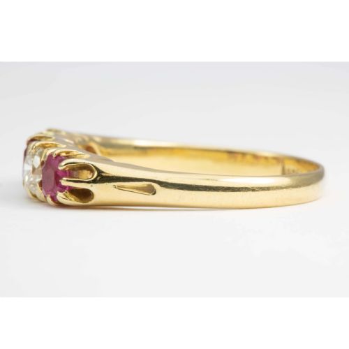 VINTAGE 18CT GOLD RUBY AND DIAMOND 5 STONE RING - ADDITIONAL PHOTO 2