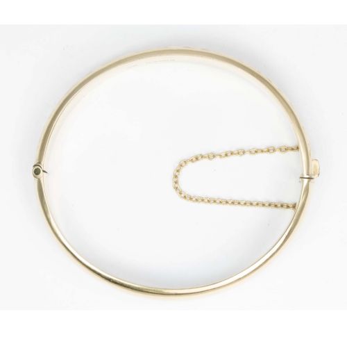 VINTAGE FLORAL ENGRAVED BANGLE IN 9CT GOLD - ADDITIONAL PHOTO 3