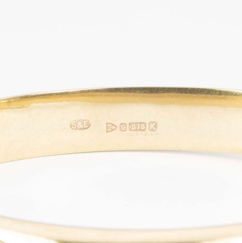 VINTAGE FLORAL ENGRAVED BANGLE IN 9CT GOLD - ADDITIONAL PHOTO 4