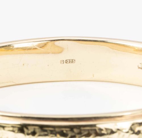 VINTAGE 9CT GOLD FLORAL ENGRAVED BANGLE - ADDITIONAL PHOTO 5