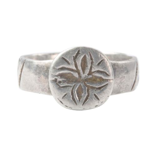 antique 17th18th century silver floral cross ring - CATEGORY: ANTIQUE JEWELLERY - DATED 18TH CENTURY