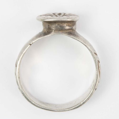 ANTIQUE 17TH18TH CENTURY SILVER FLORAL CROSS RING - ADDITIONAL PHOTO 3