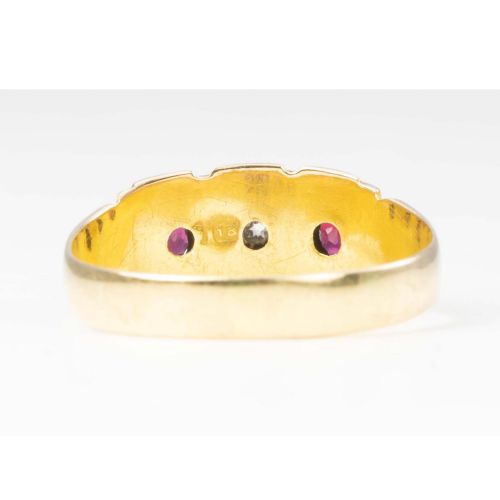 EDWARDIAN 18CT GOLD RUBY AND DIAMOND 3 STONE GYPSY RING - ADDITIONAL PHOTO 4