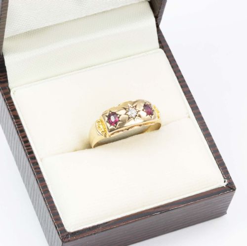 EDWARDIAN 18CT GOLD RUBY AND DIAMOND 3 STONE GYPSY RING - ADDITIONAL PHOTO 7