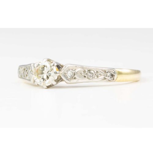 VINTAGE 18CT GOLD SOLITAIRE 020 CARAT DIAMOND WITH DIAMOND SHOULDERS RING - ADDITIONAL PHOTO 1