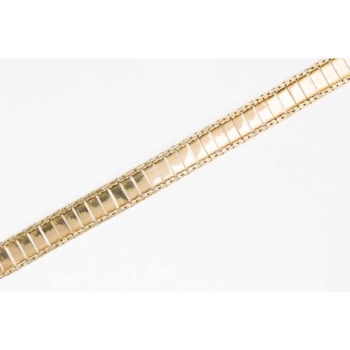 VINTAGE 1920S 14CT GOLD EMBOSSED FLORAL DESIGN BRACELET - ADDITIONAL PHOTO 2