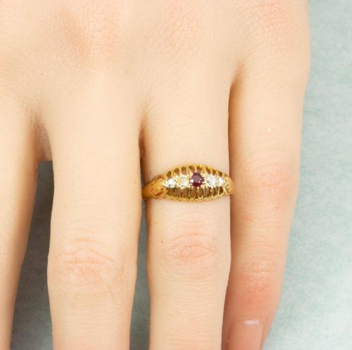 ANTIQUE 18CT GOLD RUBY DIAMOND 5 STONE RING - ADDITIONAL PHOTO 5
