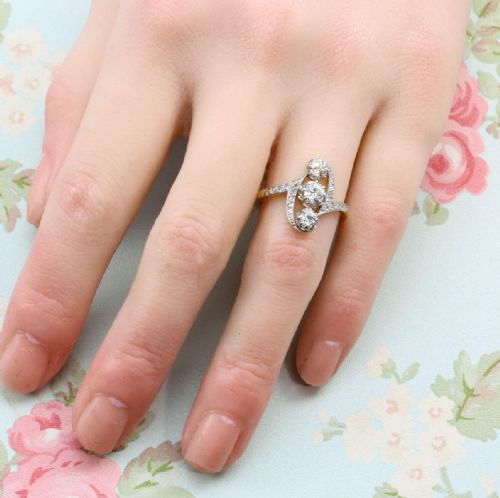 ANTIQUE FRENCH 18CT PLATINUM 3 STONE DIAMOND RING - ADDITIONAL PHOTO 5