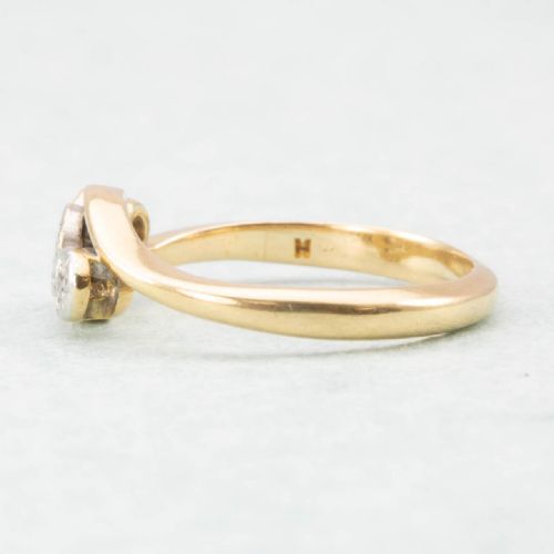 VINTAGE 18CT GOLD TWIST DESIGN 3 STONE DIAMOND RING - ADDITIONAL PHOTO 2