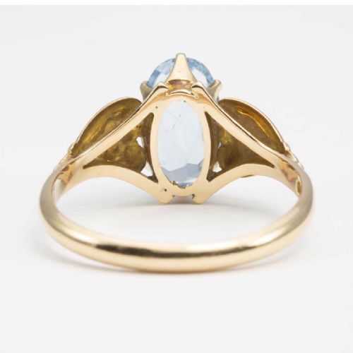 1950S 14CT GOLD BLUE TOPAZ RING WITH FLORAL SHOULDERS - ADDITIONAL PHOTO 3