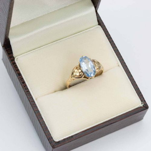 1950S 14CT GOLD BLUE TOPAZ RING WITH FLORAL SHOULDERS - ADDITIONAL PHOTO 8