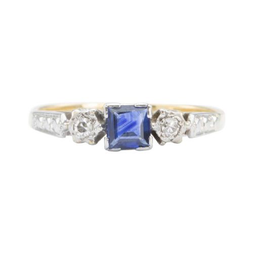 vintage 18ct gold square sapphire diamond 3 stone ring small size - CATEGORY: ANTIQUE JEWELLERY - DATED 1950