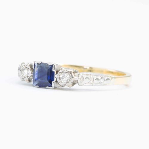 VINTAGE 18CT GOLD SQUARE SAPPHIRE DIAMOND 3 STONE RING SMALL SIZE - ADDITIONAL PHOTO 1