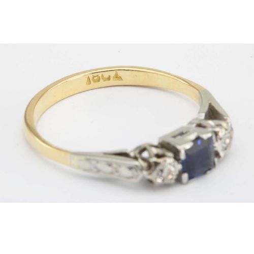 VINTAGE 18CT GOLD SQUARE SAPPHIRE DIAMOND 3 STONE RING SMALL SIZE - ADDITIONAL PHOTO 5