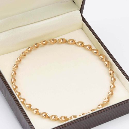 VINTAGE 9CT GOLD TWISTED BANGLE 11 GRAMS - ADDITIONAL PHOTO 3