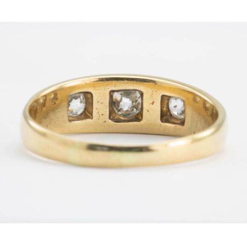 ANTIQUE 18CT GOLD 3 STONE OLD CUT DIAMOND GYPSY RING - ADDITIONAL PHOTO 3